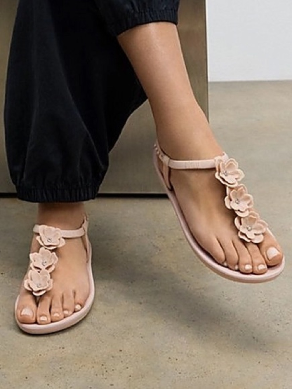 Fitflop IQUSHION Splash Flower T-Bar Sandals, Color Warm Rose, Size 10, NEW